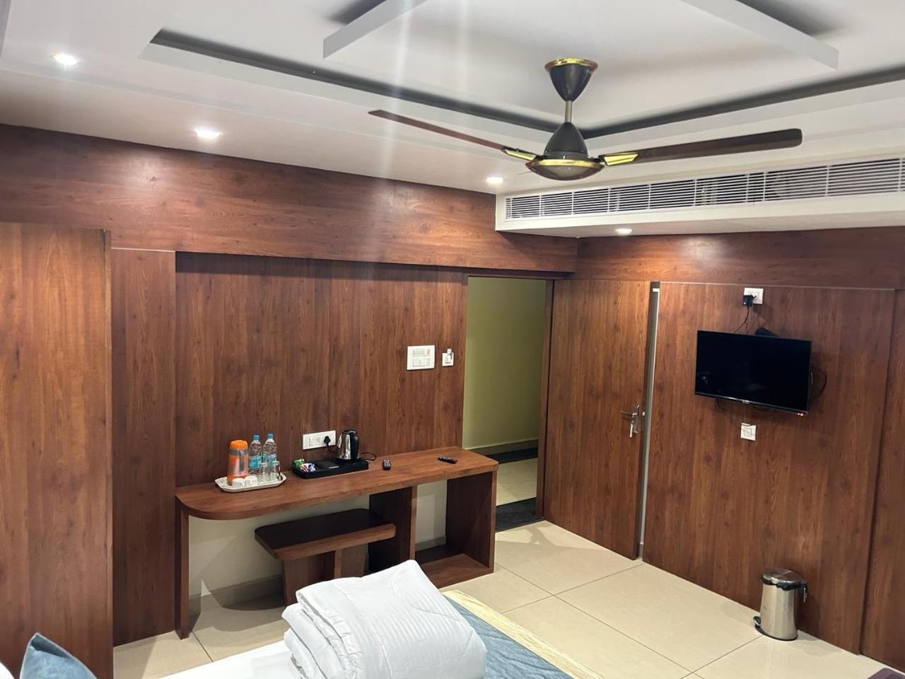 Hotel Omkareshwar Inn Deoghar Exterior photo