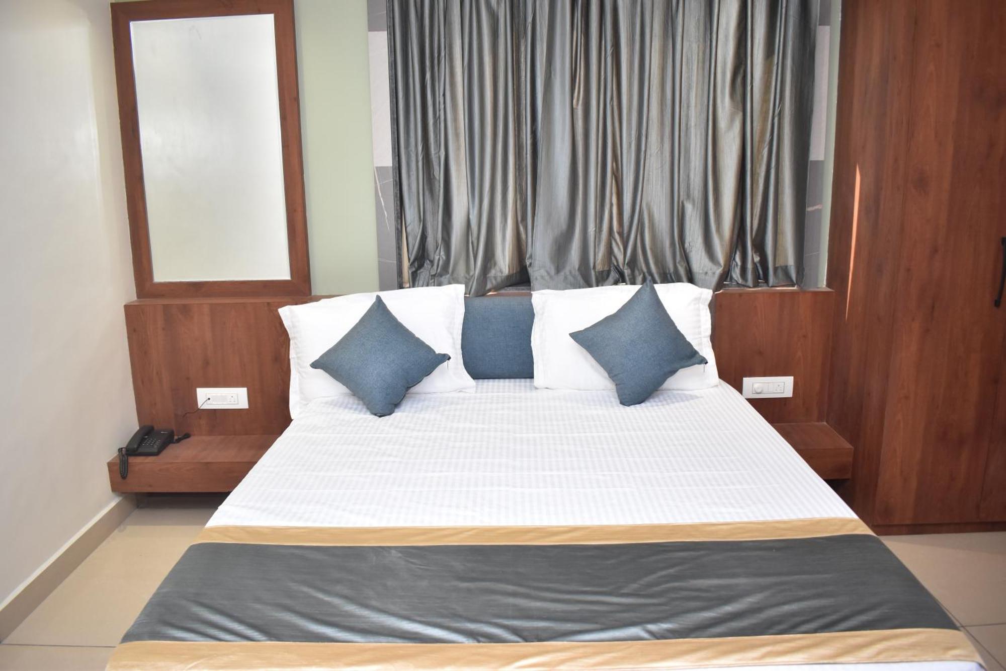 Hotel Omkareshwar Inn Deoghar Exterior photo
